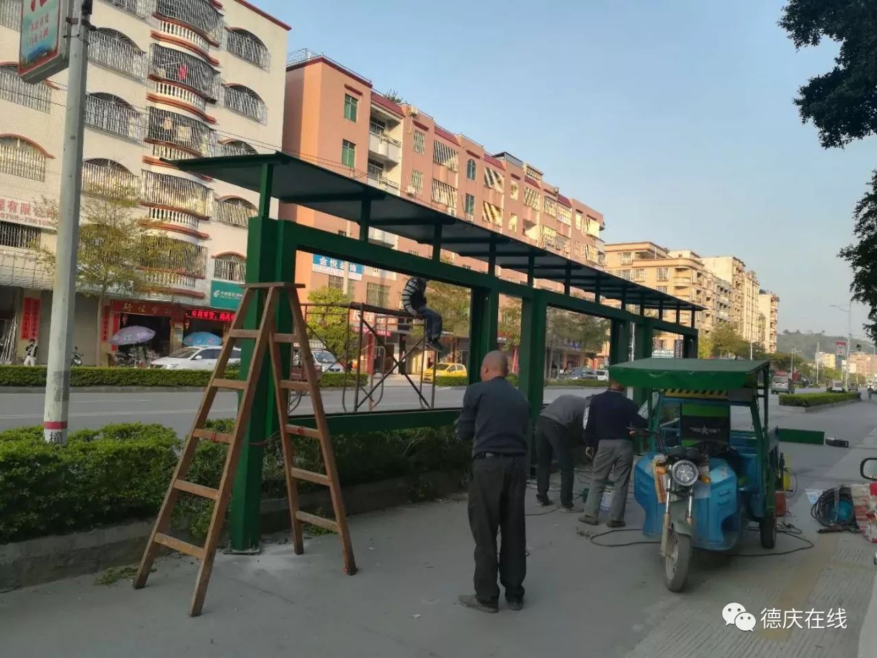 公交车站候车亭_郑州公交候车实时查询_仙游到枫亭动车站多久