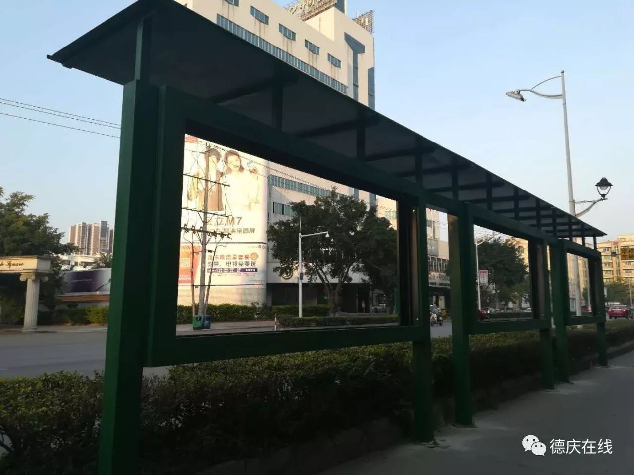 公交车站候车亭_仙游到枫亭动车站多久_郑州公交候车实时查询