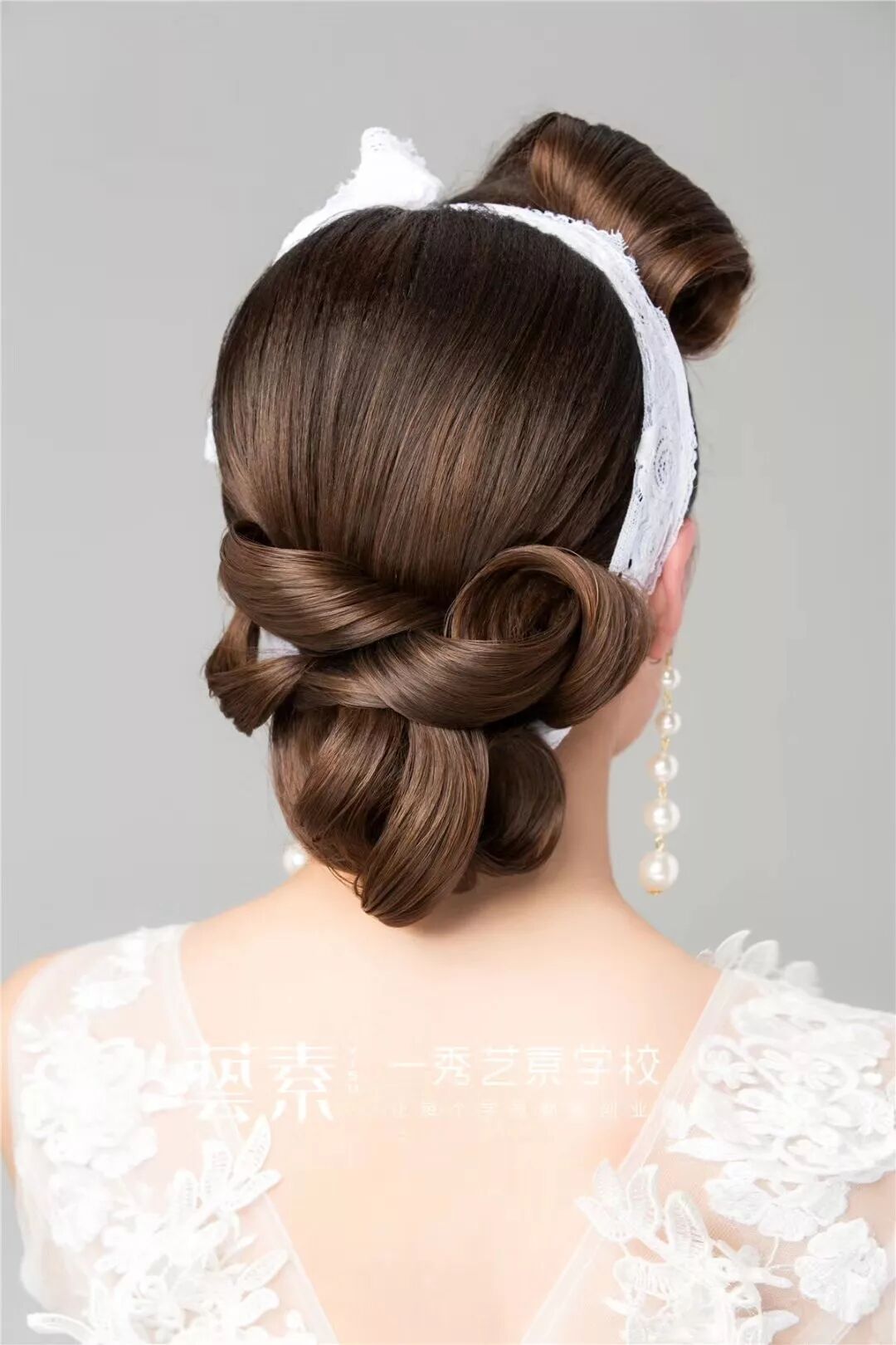 学盘发化妆的好处