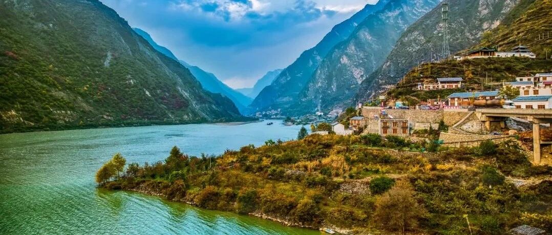 国庆出游大合集！史上最全赏秋路线！当季极致限定秋色！