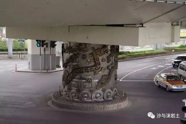 （李向东）上海高架桥立柱中的“九龙柱”