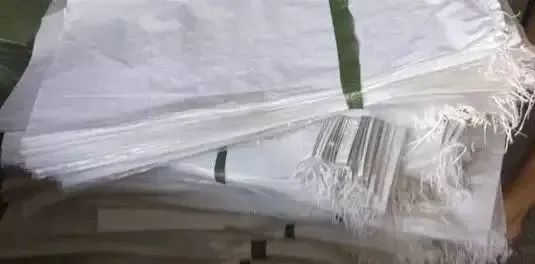 DƬ