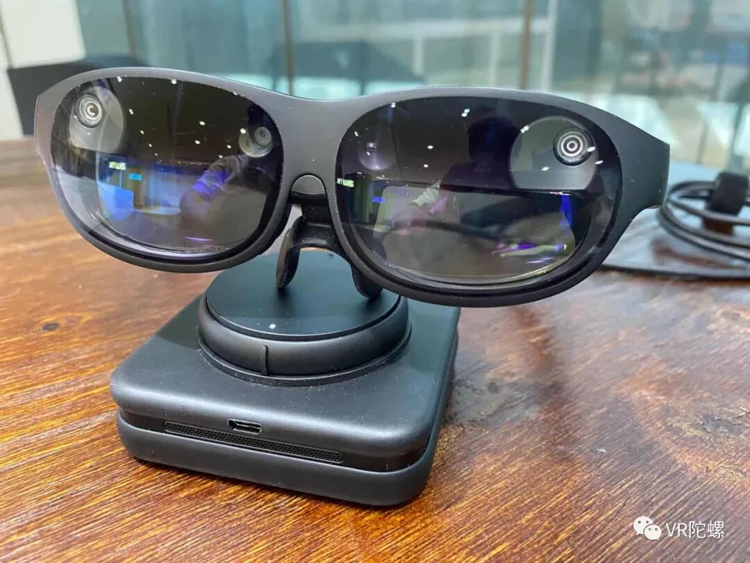 用钉钉AR眼镜办公是什么体验？