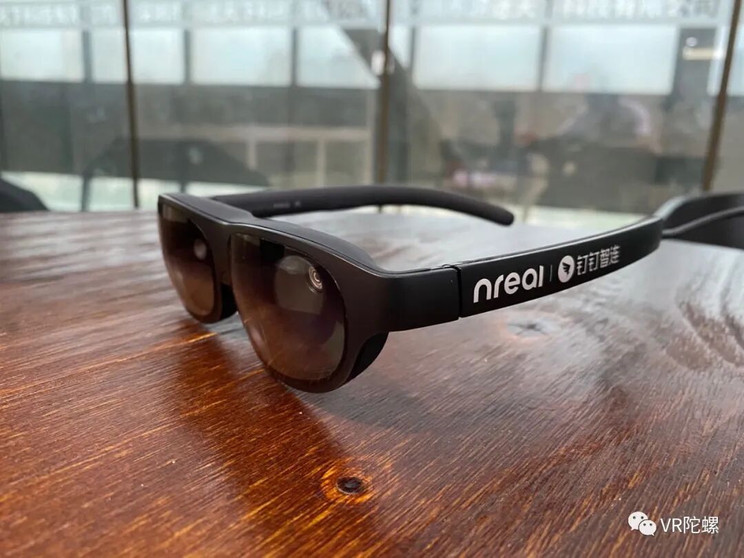 用钉钉AR眼镜办公是什么体验？