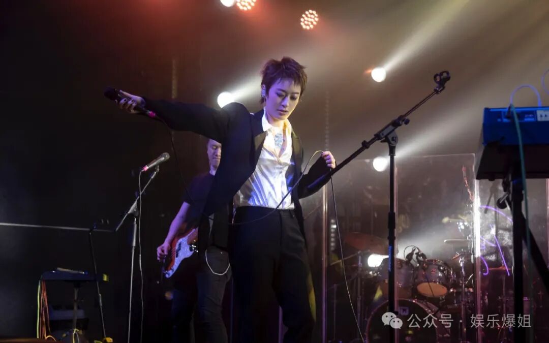 十八线年薪百万王一博綦美合斗罗大陆绝世唐门