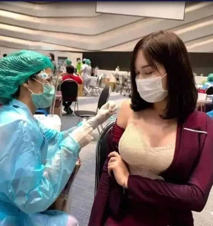 网红打疫苗最丑陋的一幕刷屏:重口味,正在慢慢毁掉你
