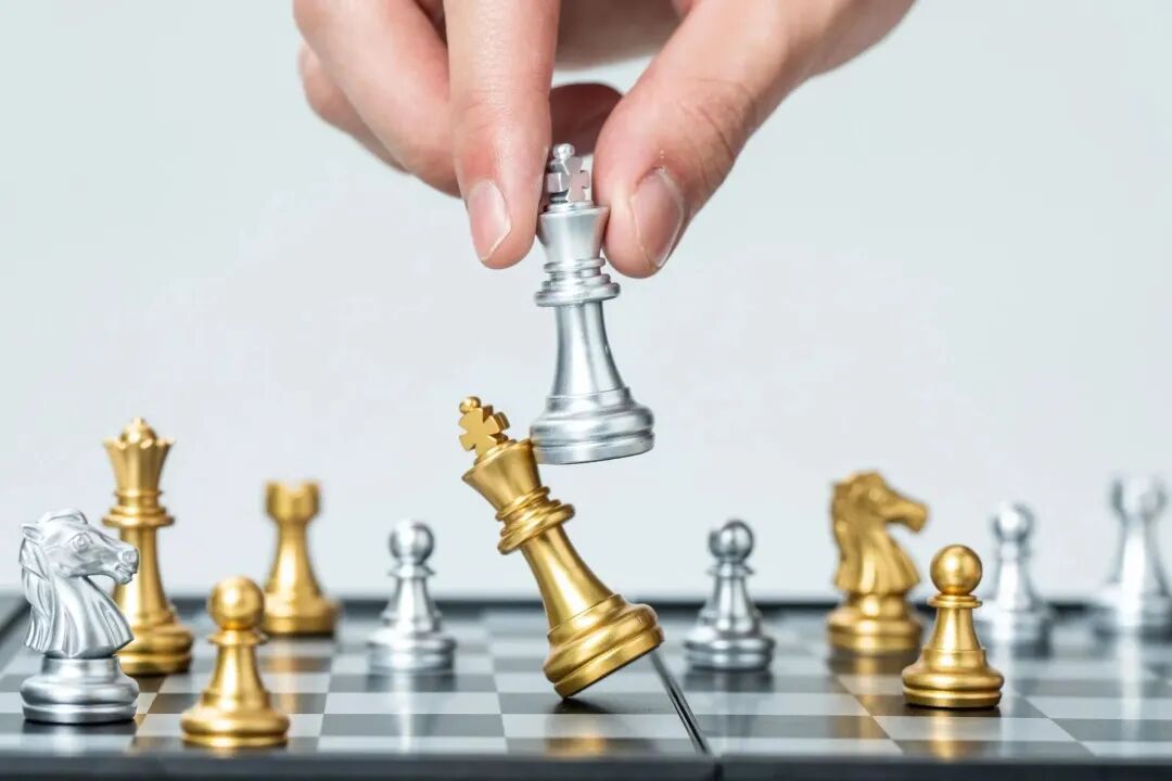 坚持底线思维，提高防范化解风险能力