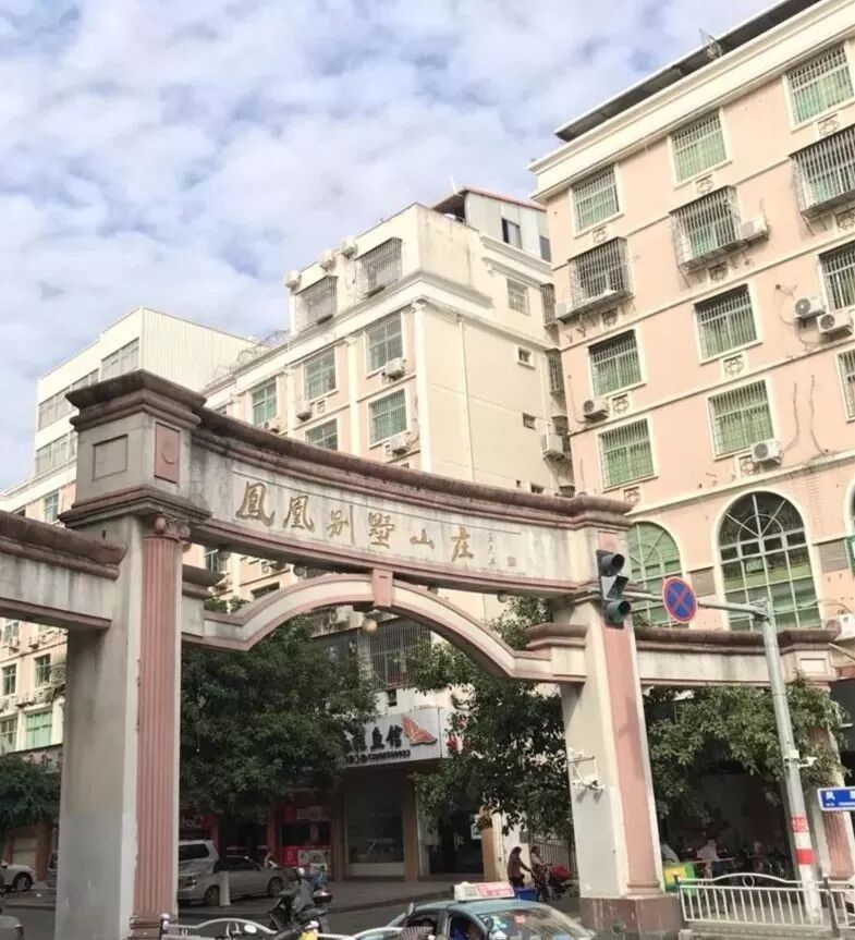 中国亿万富豪被通缉，儿子就读牛津，6子女5个世界顶级名校毕业（组图） - 4