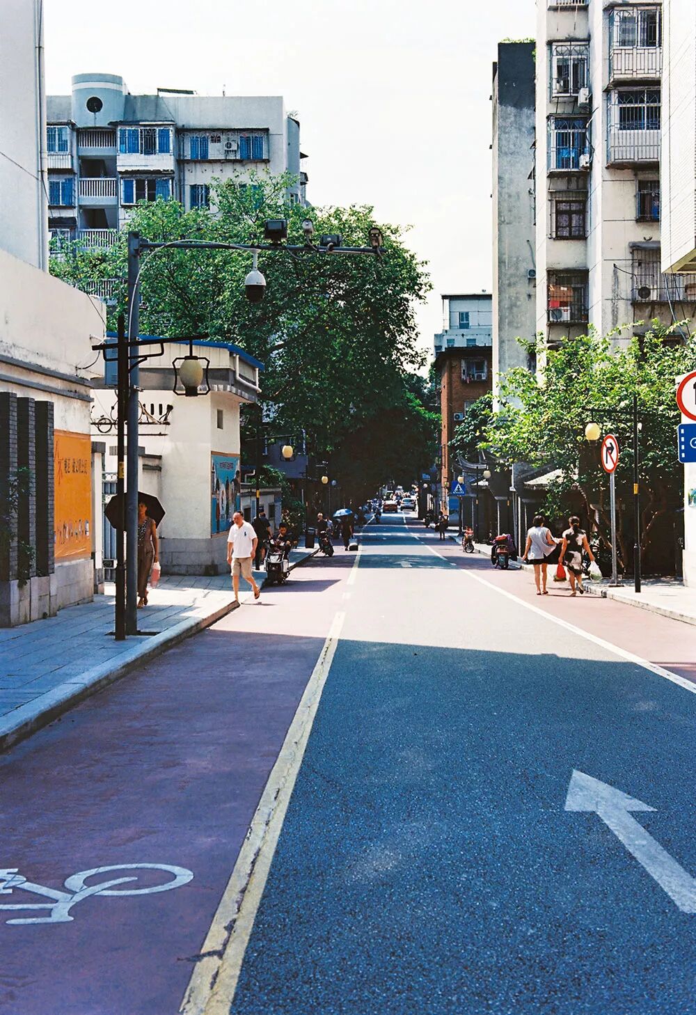 喝完咖啡还能去逛逛庙,社区街道里的老福州日常 丨福州好好玩