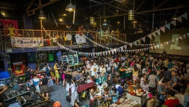 约你赴一场穿越百年的复古约会 敢领票么？