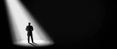 员工离职时被HR回复“猝死了再说”！HR道歉：没控制好情绪