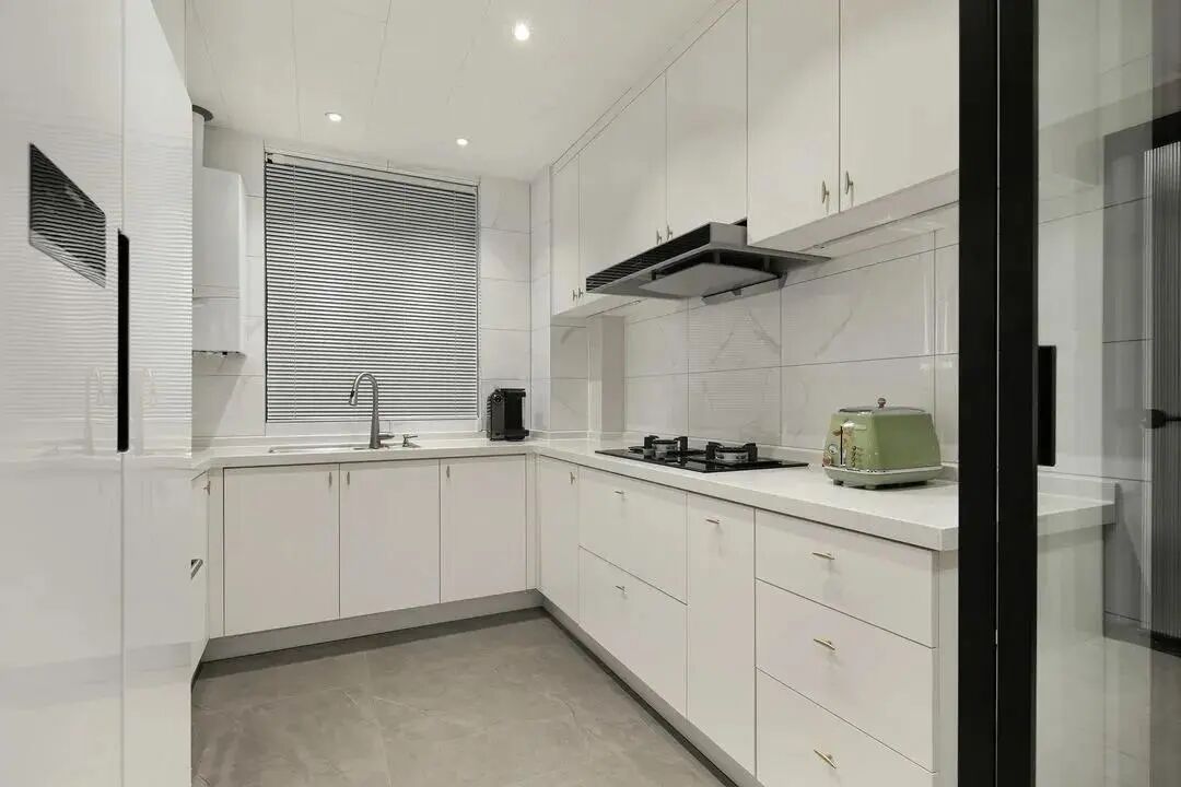 木臣一品地板價格_復(fù)合木地板價格一平米多少錢_鋁包木與鋁木復(fù)合區(qū)別