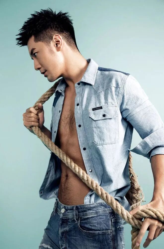 SM出道的胸毛男刘潮天菜！封神2大老公被锁定啦！！