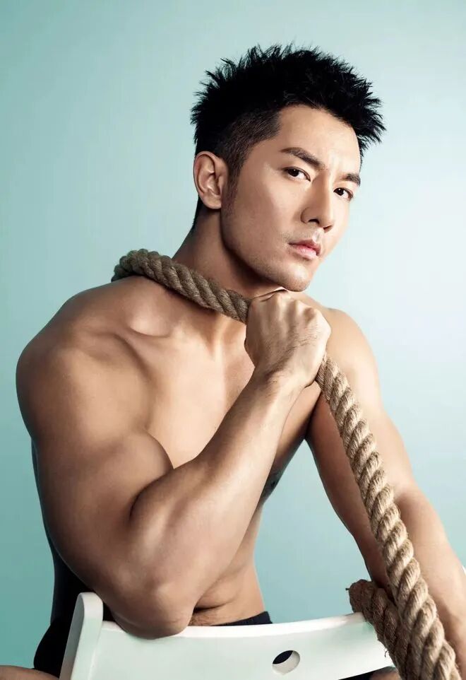 SM出道的胸毛男刘潮天菜！封神2大老公被锁定啦！！