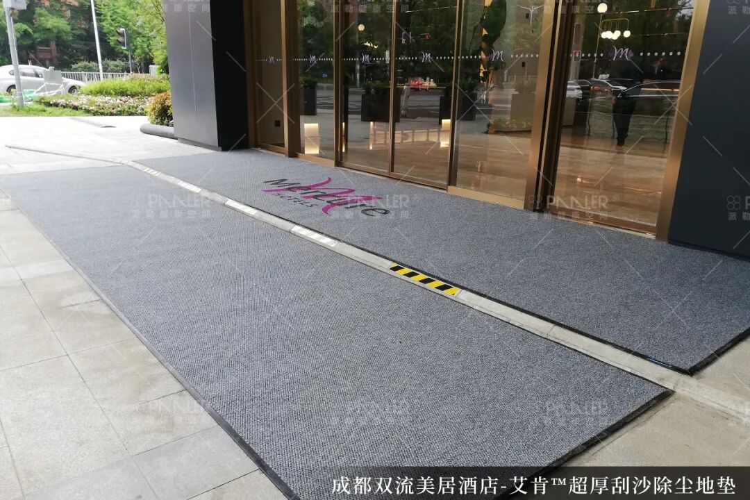 入口刮除大颗粒砂石地垫