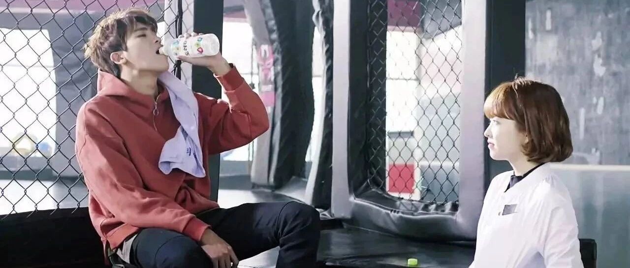 24岁男子大热天打球当场猝死！目击者：他喝了冰水！小心别让孩子犯同样的错！