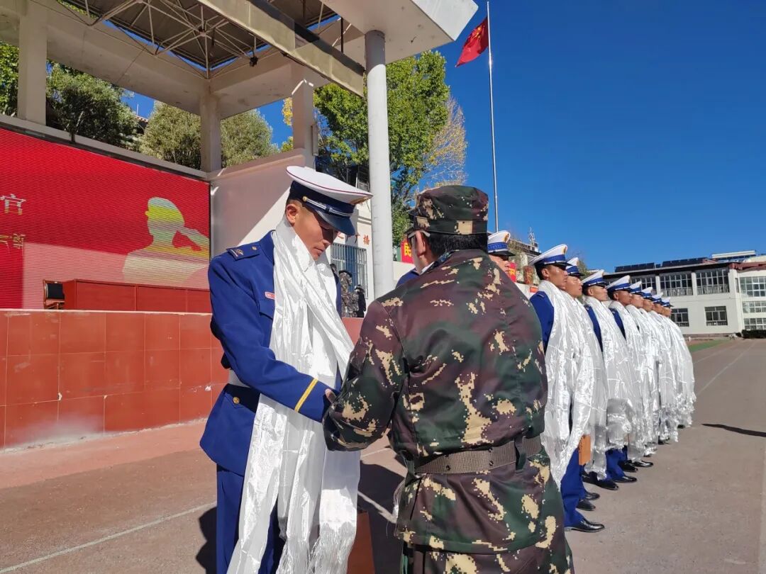 桑珠孜区消防救援大队圆满完成辖区高级中学军训工作任务