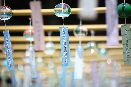 来自日本全国的风铃将在风铃祭上齐聚一堂,北自北海道,南至冲绳,奏响