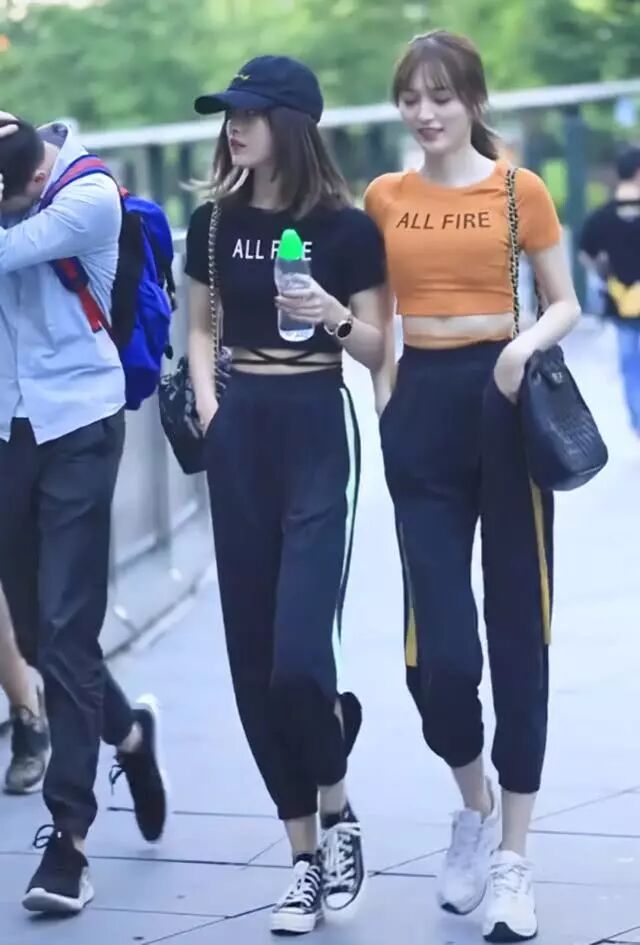 瑜伽裤搭配紧身上衣 穿搭紧身牛仔裤更加美丽 泪如雨落满手心 微信公众号文章阅读 Wemp