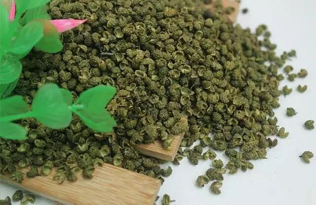 藤椒   藤椒,又名油椒香椒子,藤椒的果实油多有光泽,味道芬芳比较容易