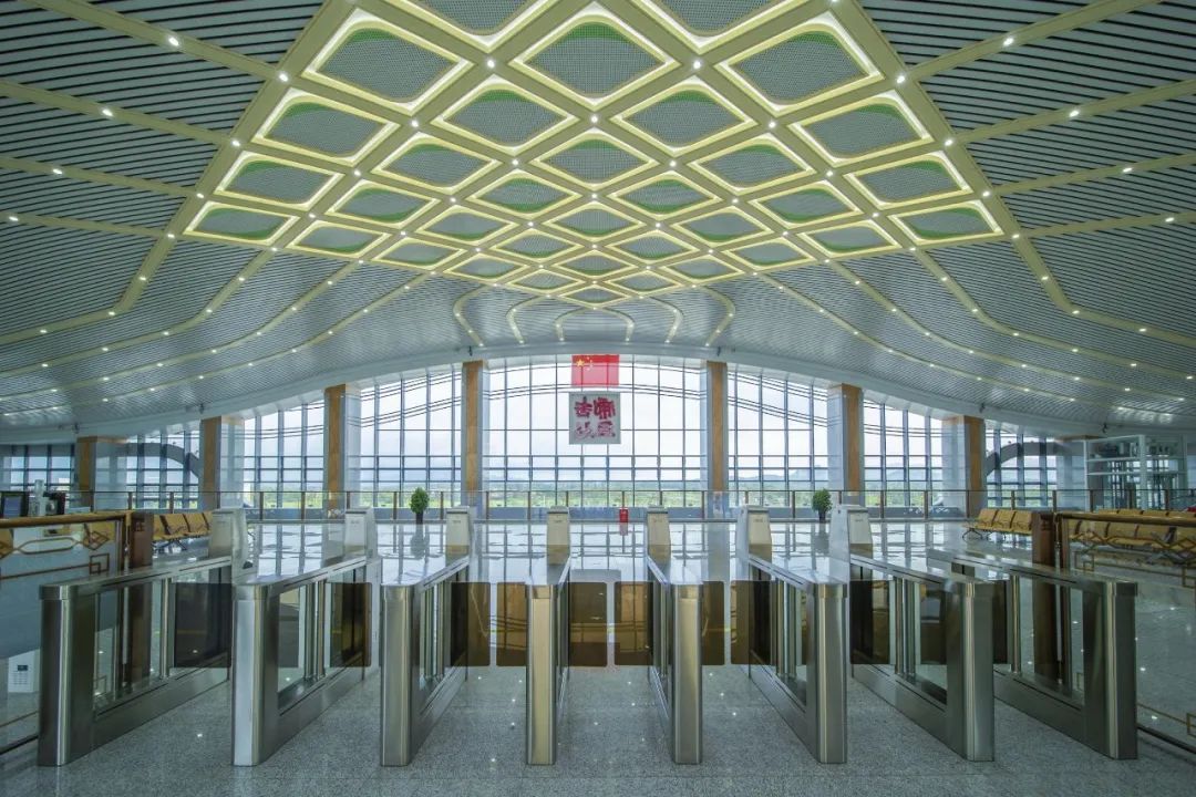 安吉高铁站内部图图片