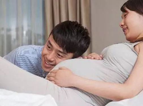 坐月子，老公只顧玩手機，女子做一決定，老公認錯道歉還卸載遊戲 親子 第6張