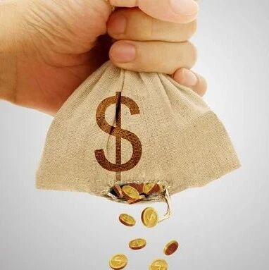 银行业不良贷款规模上升，两家银行三季度末拨备覆盖率超400%