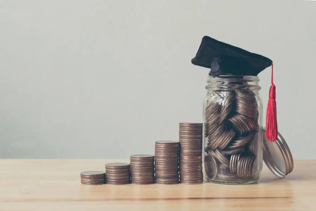 赴美攻读博士学位费用详解：学费、生活开销与奖学金全面解析