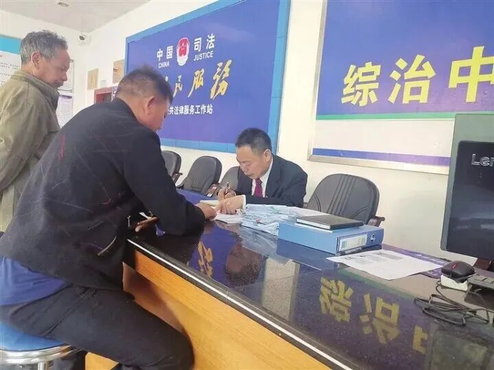 连平在全县13个司法所设置“法官联络点”，打通诉讼服务“最后一公里”。