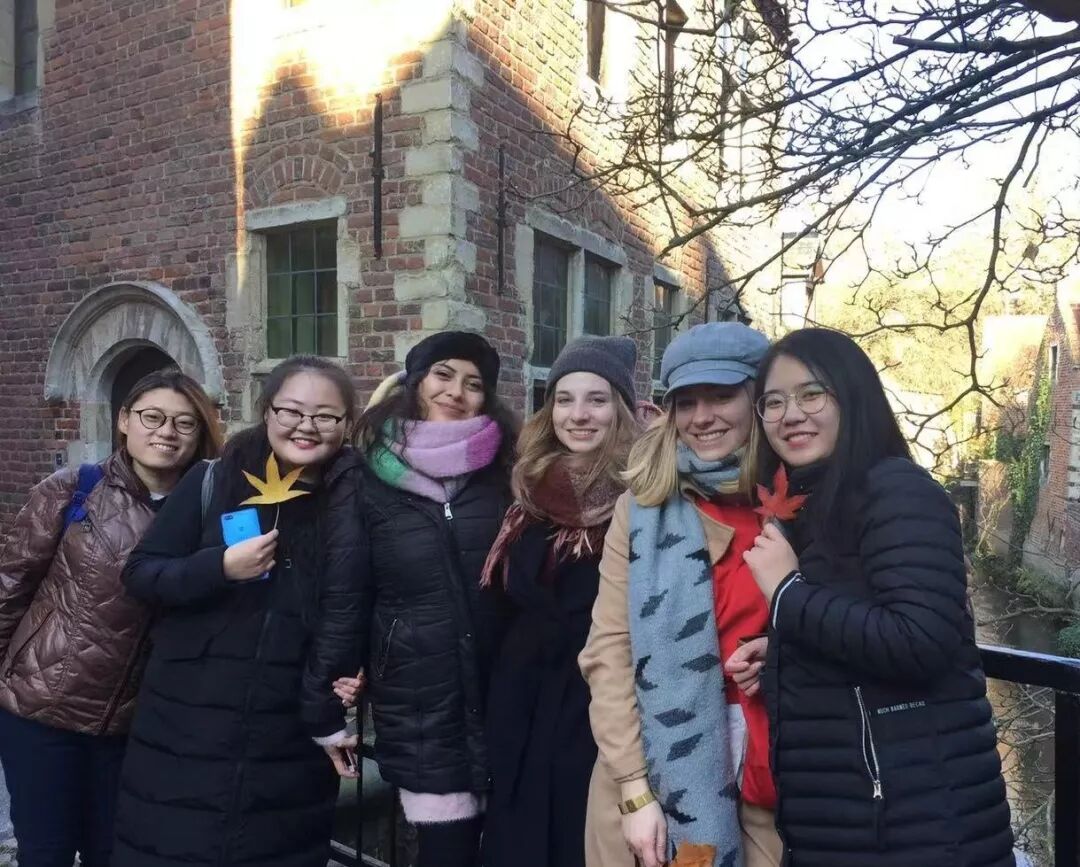 比利时航空公司的英文_2014f1比利时站_比利时英文