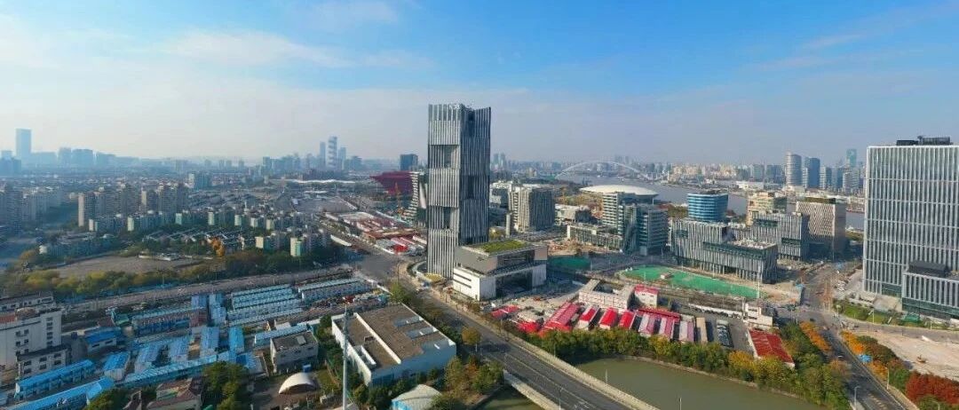 新开发银行总部大楼竣工，计划于明年9月交付使用