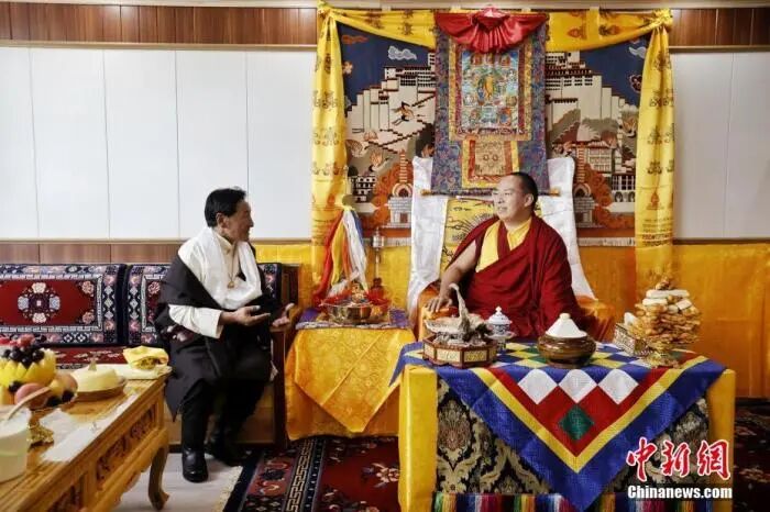 班禅考察甘南牧家乐 嘱托民众将幸福生活与乡村振兴相结合