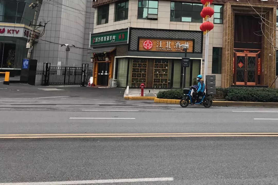 【深读】武汉90后临时外卖员：我多跑一单，就减少一个家庭感染的可能（组图） - 2