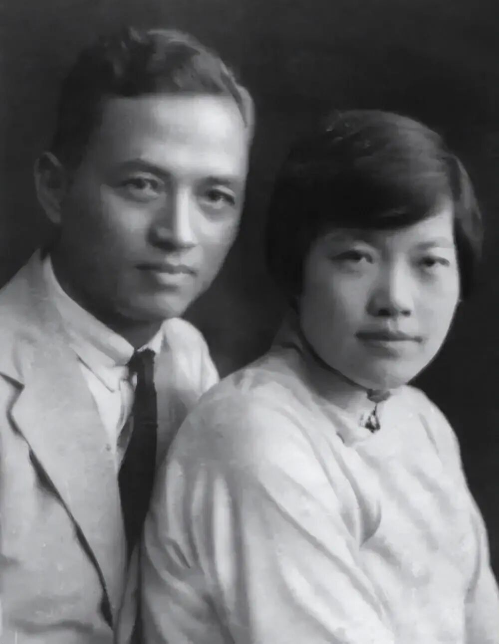 李四光追悼会郭沫若准备主持总理突然上前我们没有写悼词