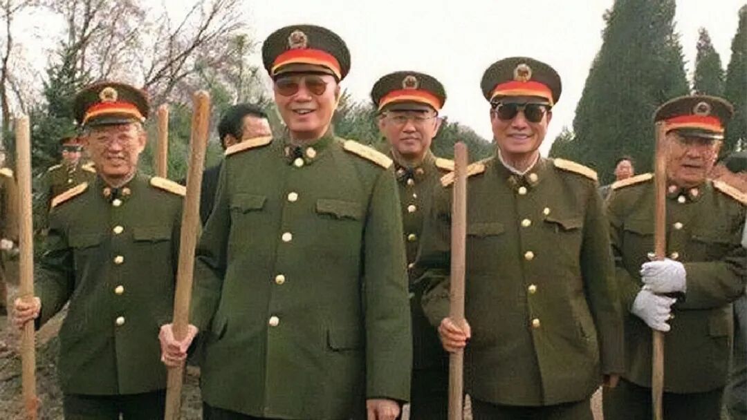 三野悍将78岁成副国级,坚持为粟裕平反,2015年逝世,父子皆上将