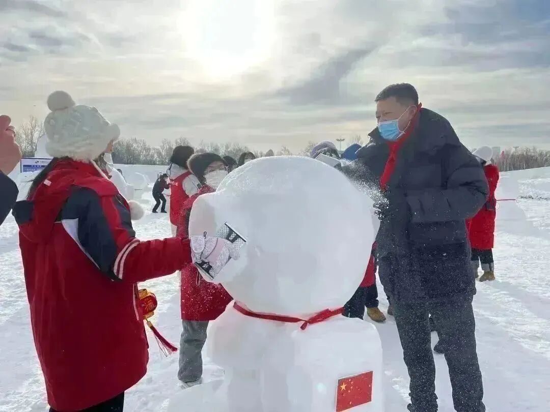共青团“青春暖流”关爱留守儿童行动暨黑龙江希望工程快乐冰雪公益项目启动仪式在哈尔滨太阳岛国际雪博会顺利开展(图10)