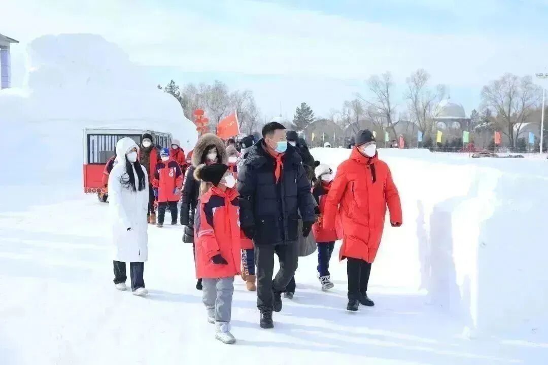 共青团“青春暖流”关爱留守儿童行动暨黑龙江希望工程快乐冰雪公益项目启动仪式在哈尔滨太阳岛国际雪博会顺利开展(图9)