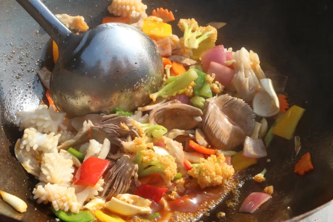 人气爆棚的闽侯名菜“炒八珍”，很多人慕名来吃！