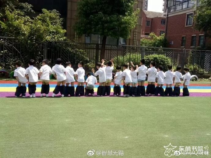 無錫某幼兒園學生集體脫褲子拍畢業照