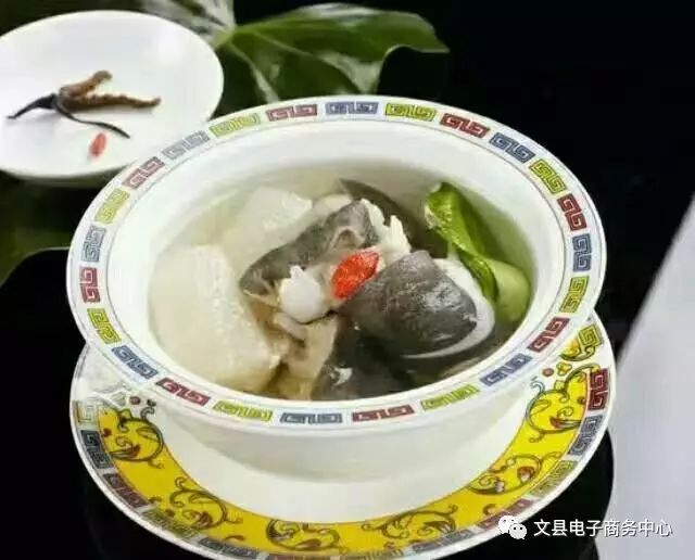 天麻燉娃娃魚