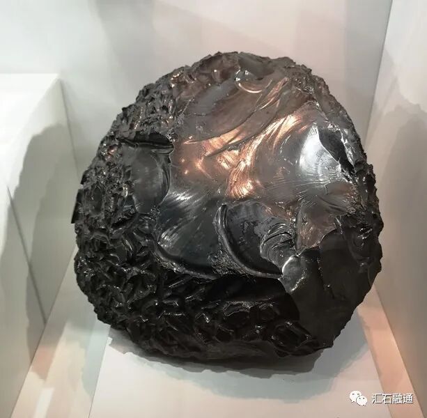 【谈古说今】进博会上赏矿晶