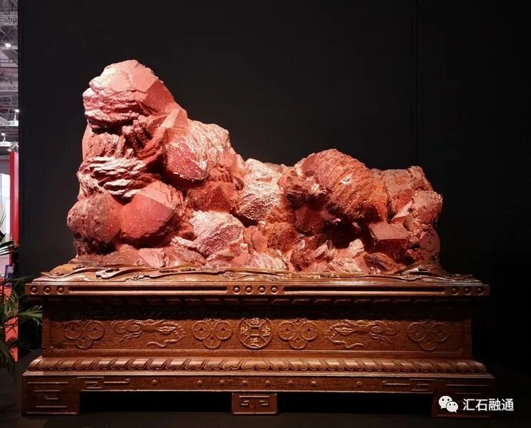 【谈古说今】进博会上赏矿晶