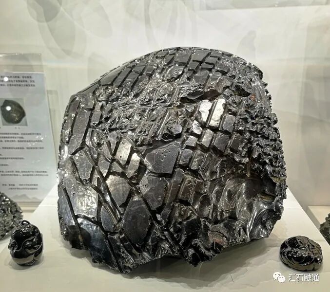 【谈古说今】进博会上赏矿晶