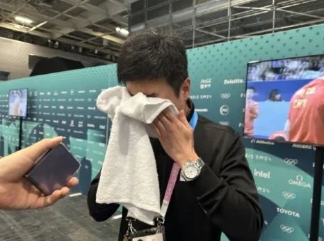 韓國乒乓球教練賽后哭泣：我們每次遇到中國隊都輸，已經20多年了