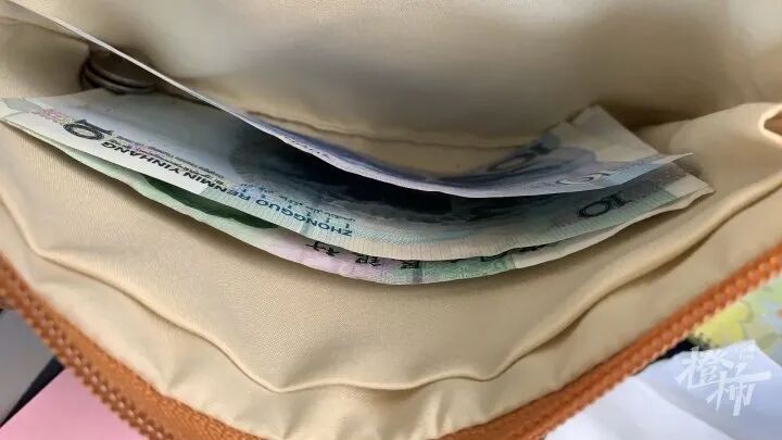 你多久没用现金了？最近有人开始用回现金支付，竟发现能“攒钱”，“现在我基本不点外卖，也不囤货了……”