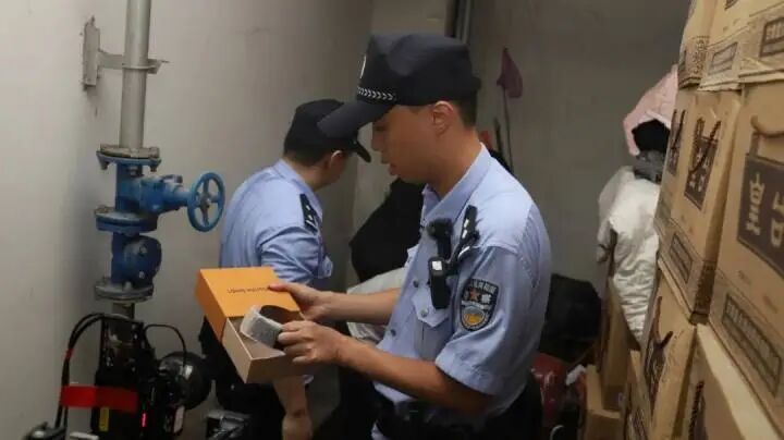 男子欠款330万拒不还钱！法院上门强制腾房，车库里却发现......