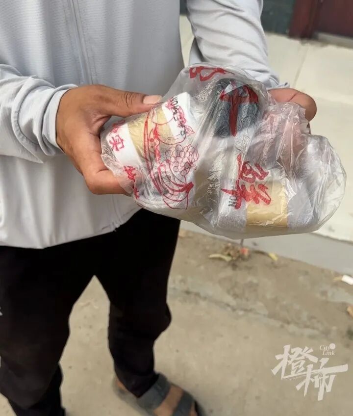 开车900公里上门，只为讨回12双袜子！调查：“仅退款”与2万名无奈的卖家（组图） - 3