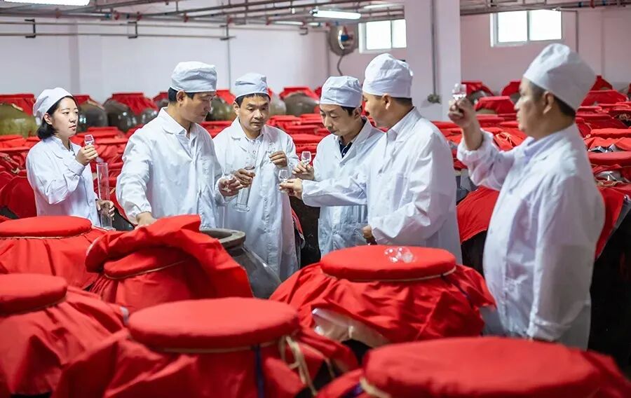 【秦洋长生酒业】荣耀时刻 || 原浆540古秦洋酒、窖藏10古秦洋酒双双斩获大奖