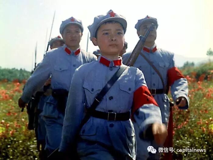 《闪闪的红星》剧照
