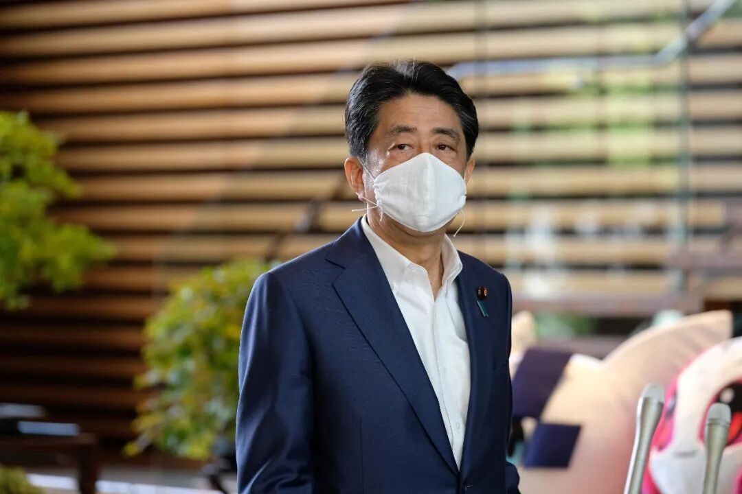 日本首相安倍晋三决定辞职 京报网